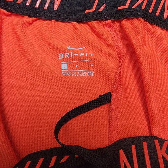 Women's Nike Tank Top, Shorts & Headband Bundle - Picture 7 of 9